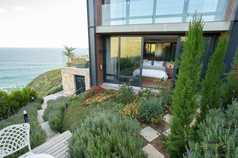 4 Bedroom Property for Sale in Herolds Bay Western Cape